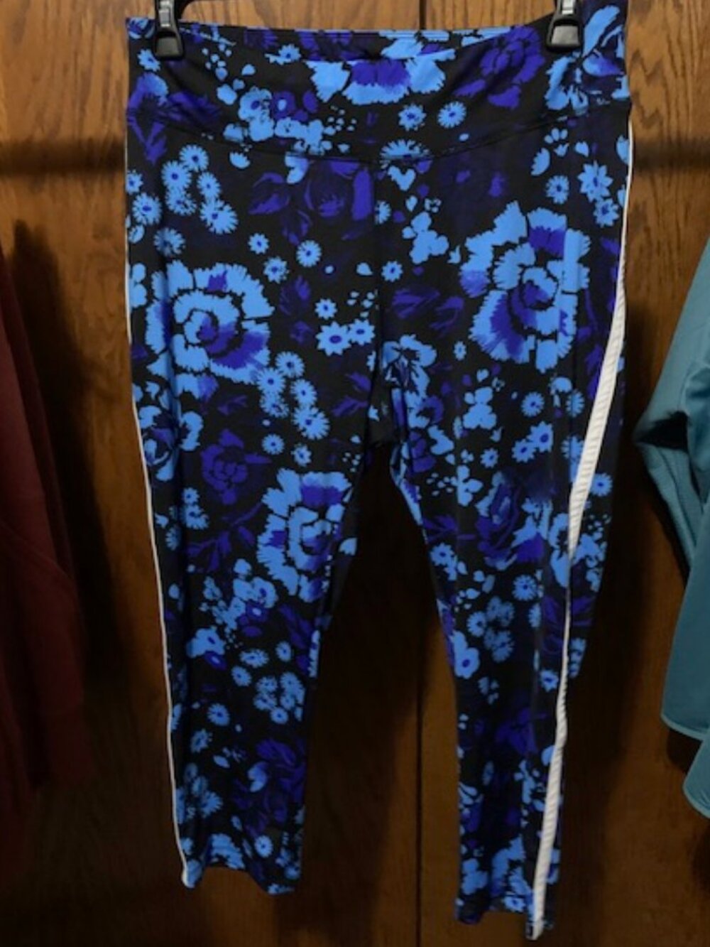 NWOT flirtitude juniors active capris